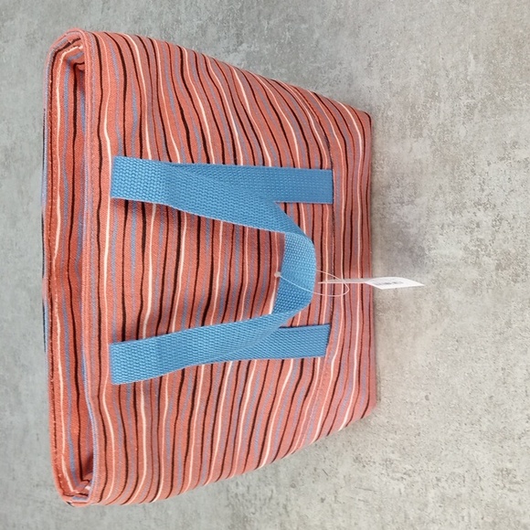 Room Essentials Striped Lunch Bag - Picture 1 of 6